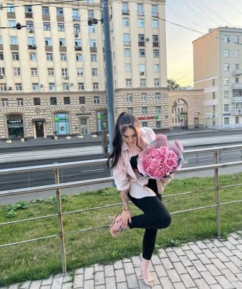 Я создаю незабываемую атмосферу, трансформируя даже самые скрытые фантазии в реальность. У меня есть множество возможностей для тебя. Ты можешь насладиться моим эротическим массажем, погрузиться в мир страсти с французским поцелуем или испытать настоящий эйфорический оргазм. У меня есть много отзывов от довольных клиентов, которые подтверждают мою профессиональность и умение доставить удовольствие. Мои фото говорят сами за себя, они соответствуют реальности. Позвони мне и сделай свою жизнь незабываемой. 😉 Елизавета